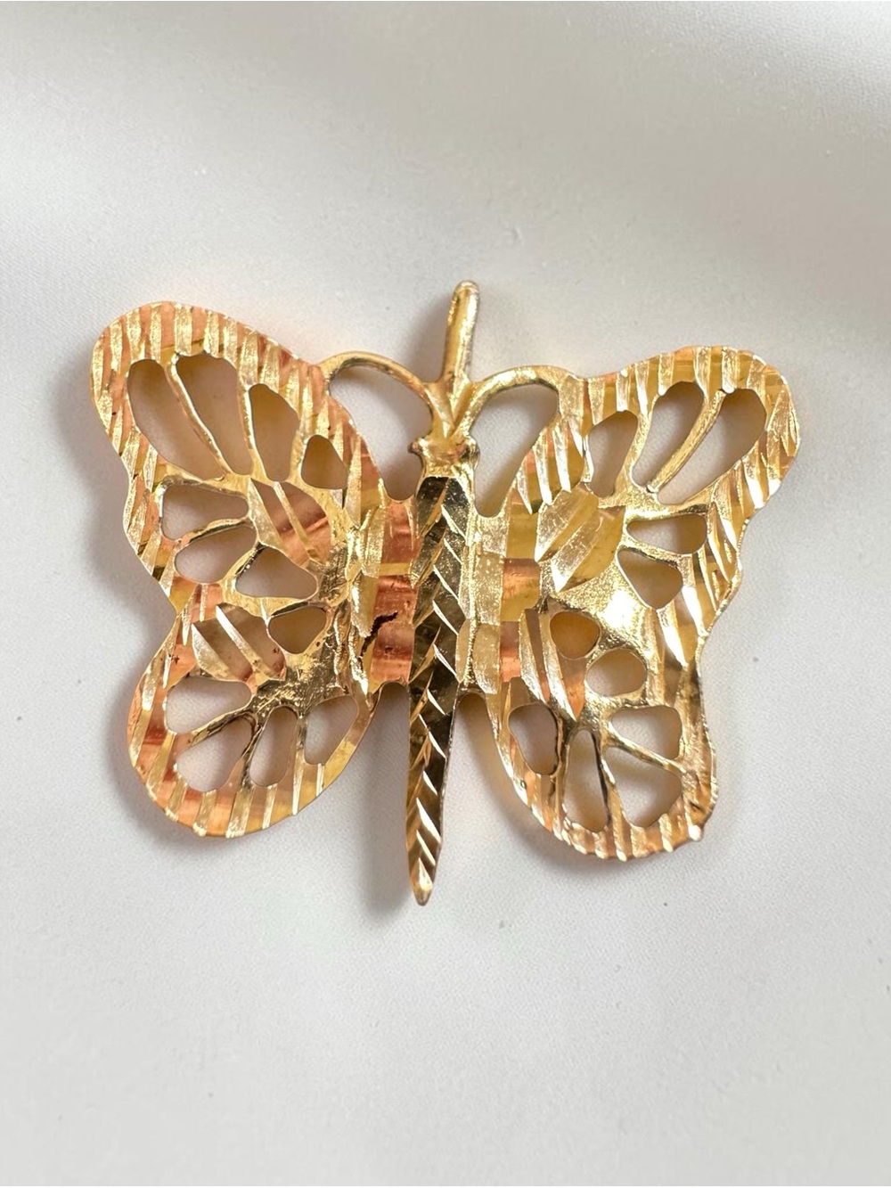 Vintage 14K Yellow Gold Diamond-Cut Filigree Butterfly Charm Pendant